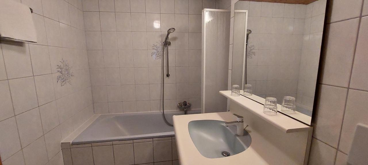 Weisses Roessl Werfen Hotel Buitenkant foto