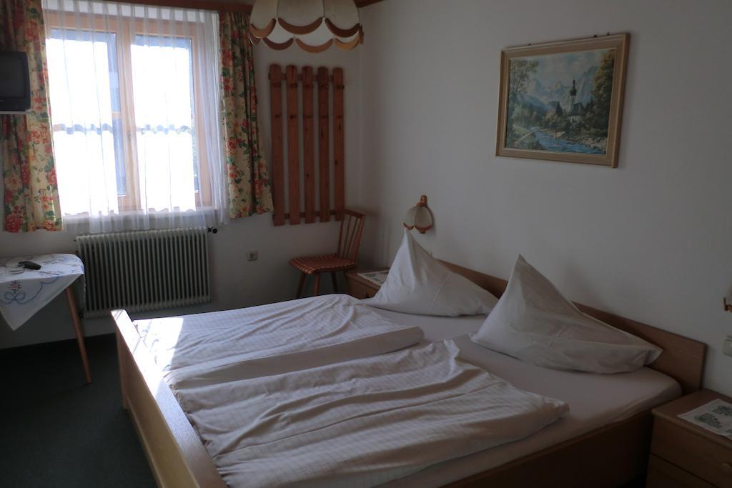 Weisses Roessl Werfen Hotel Kamer foto
