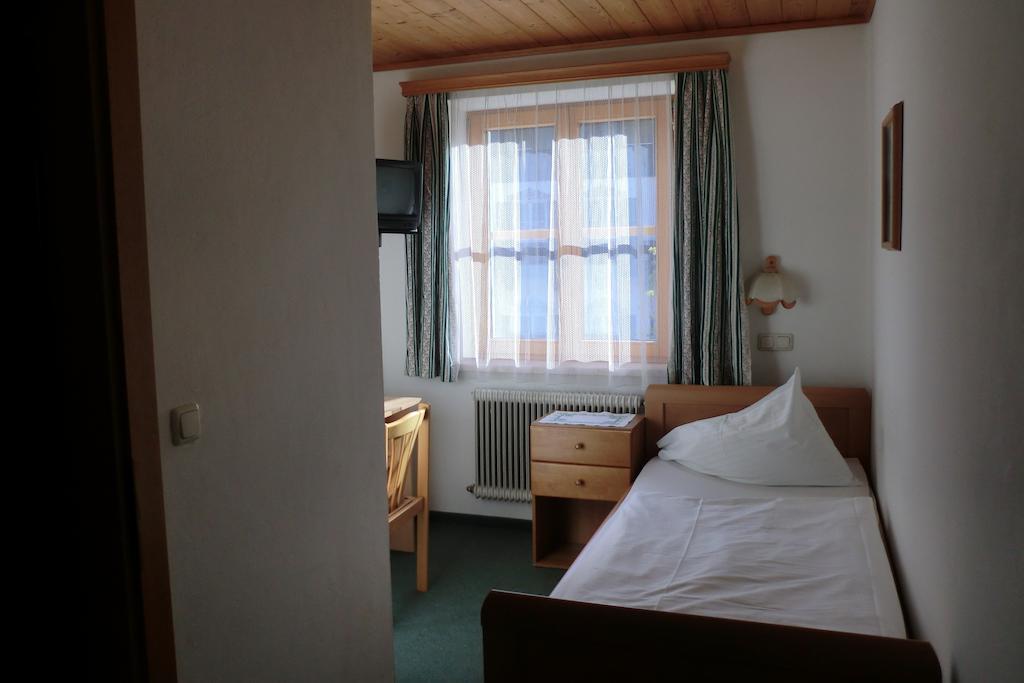 Weisses Roessl Werfen Hotel Kamer foto