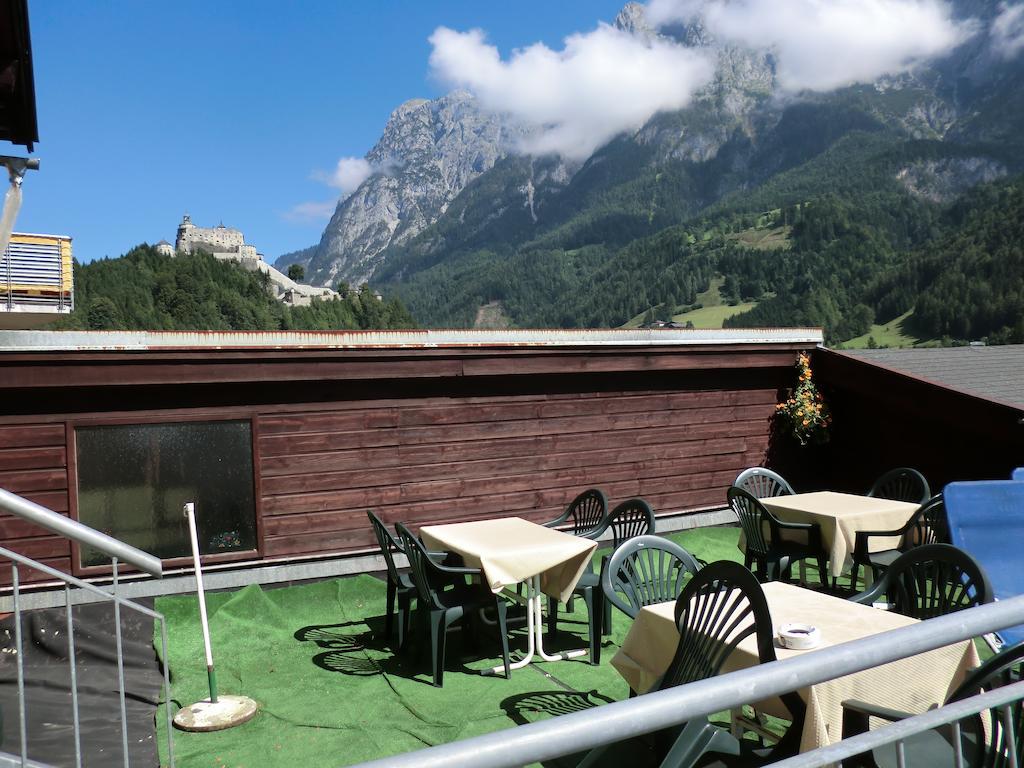 Weisses Roessl Werfen Hotel Buitenkant foto