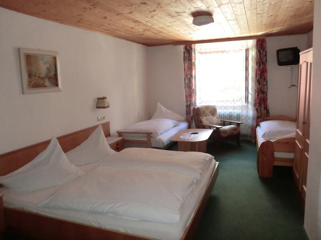 Weisses Roessl Werfen Hotel Kamer foto